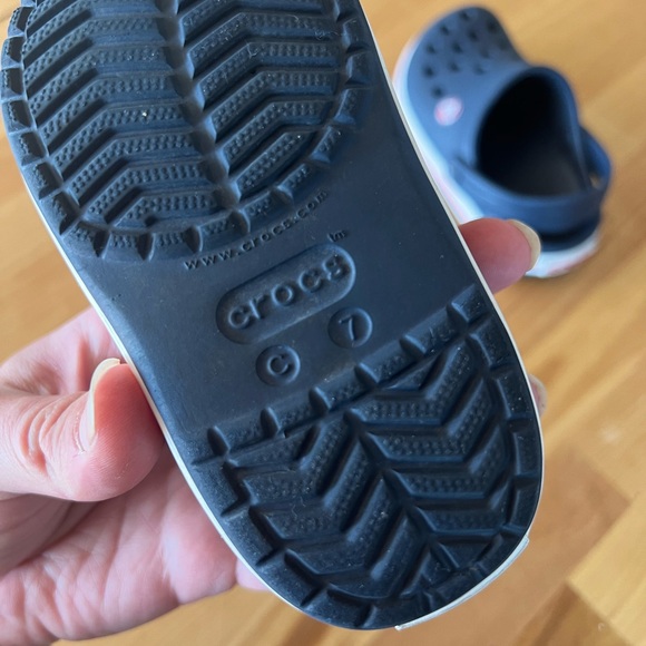 Crocs Toddler size 7 - Picture 3 of 6